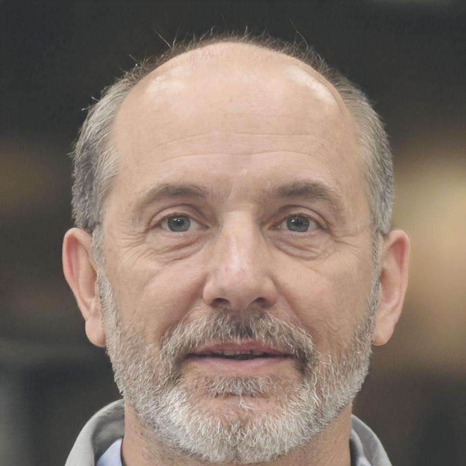 Андрей Константинеску, ведущий преподаватель финансового анализа