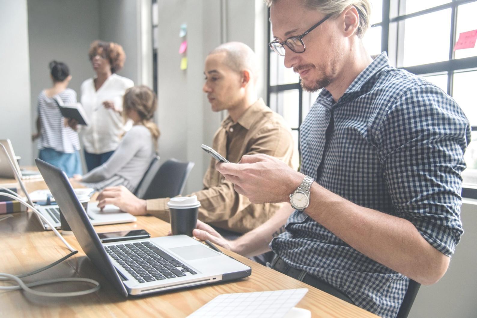 Первые занятия в небольшом офисе